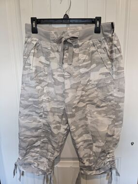 Calvin Klein Gray Camo Drawstring Cargo Capris